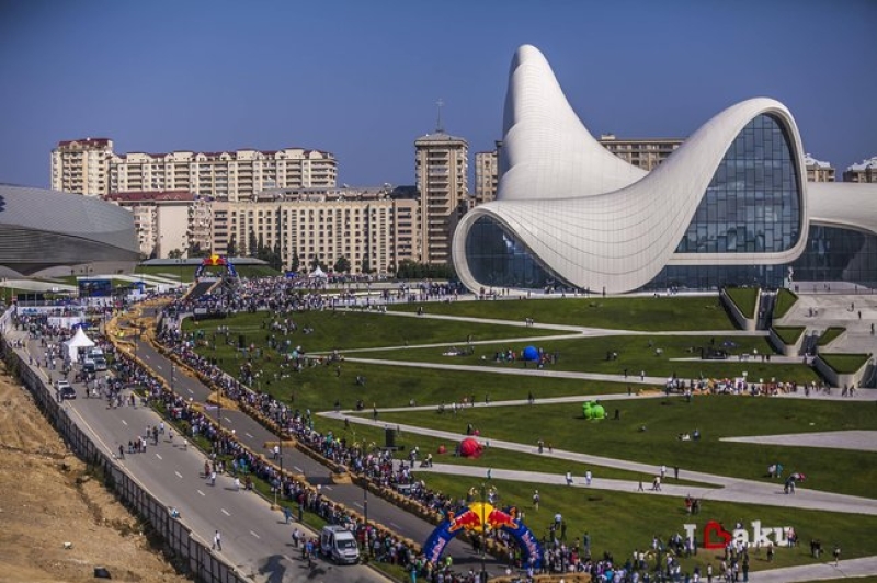 Imagens do CÁUCASO DOS SONHOS: AZERBAIJÃO, GEÓRGIA E ARMÊNIA